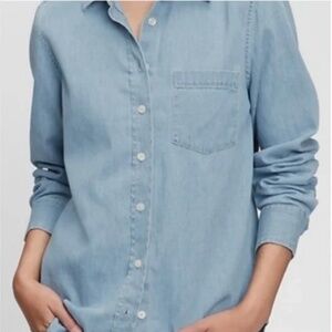 GAP denim perfect shirt.